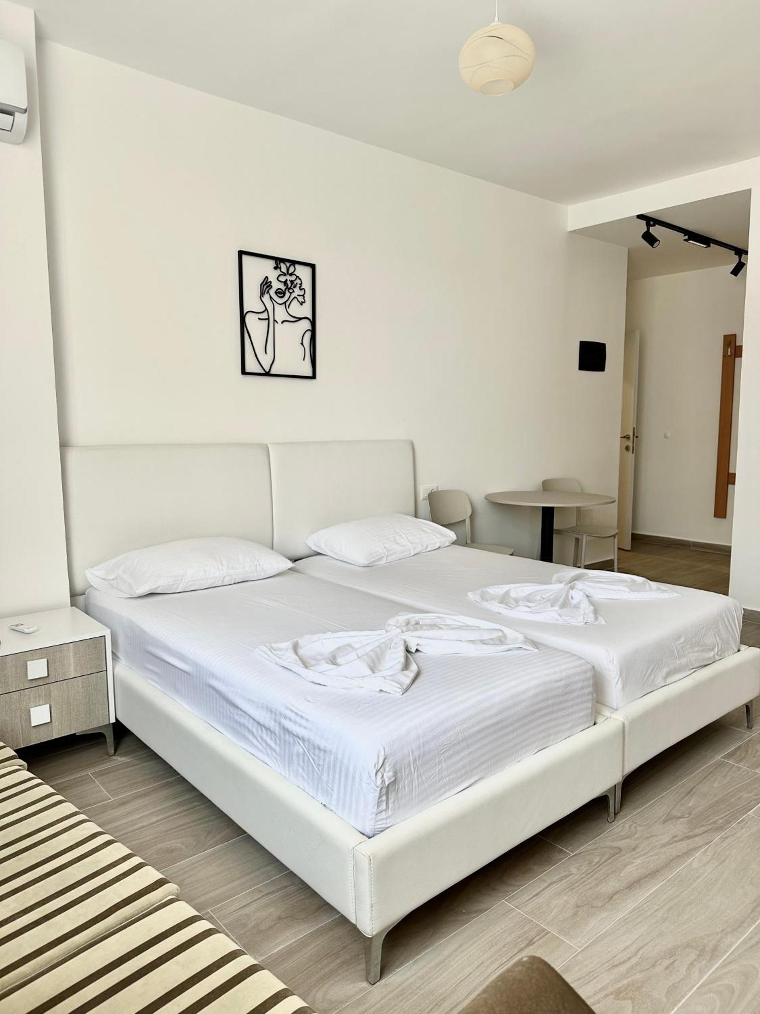 Al Mare Rooms Sarandë 외부 사진