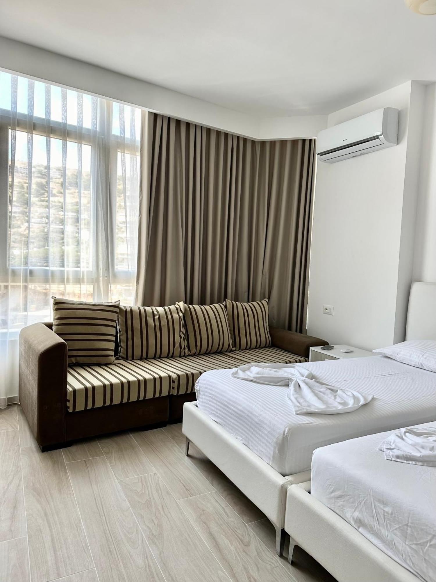 Al Mare Rooms Sarandë 외부 사진